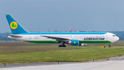 UK67003 - Uzbekistan Airways Boeing 767-300ER