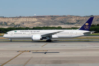 HZ-ARH - Saudi Arabian Airlines Boeing 787-9 Dreamliner
