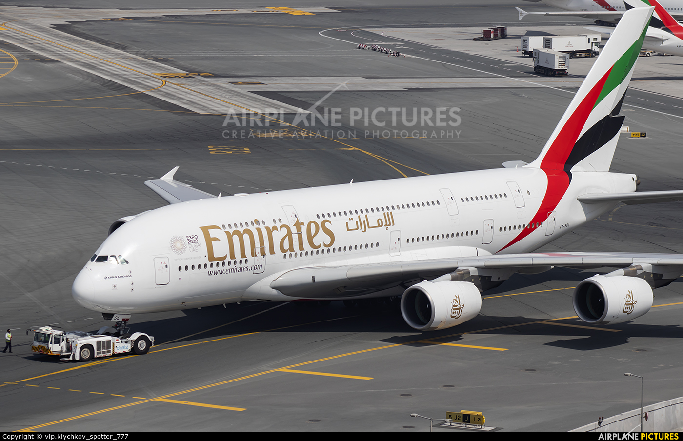 Emirates Airlines A6-EDL aircraft at Dubai Intl