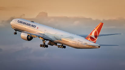 TC-JJR - Turkish Airlines Boeing 777-300ER