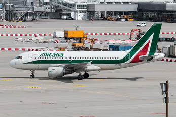EI-IMT - Alitalia Airbus A319