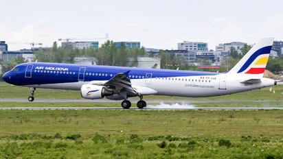 ER-AXR - Air Moldova Airbus A321