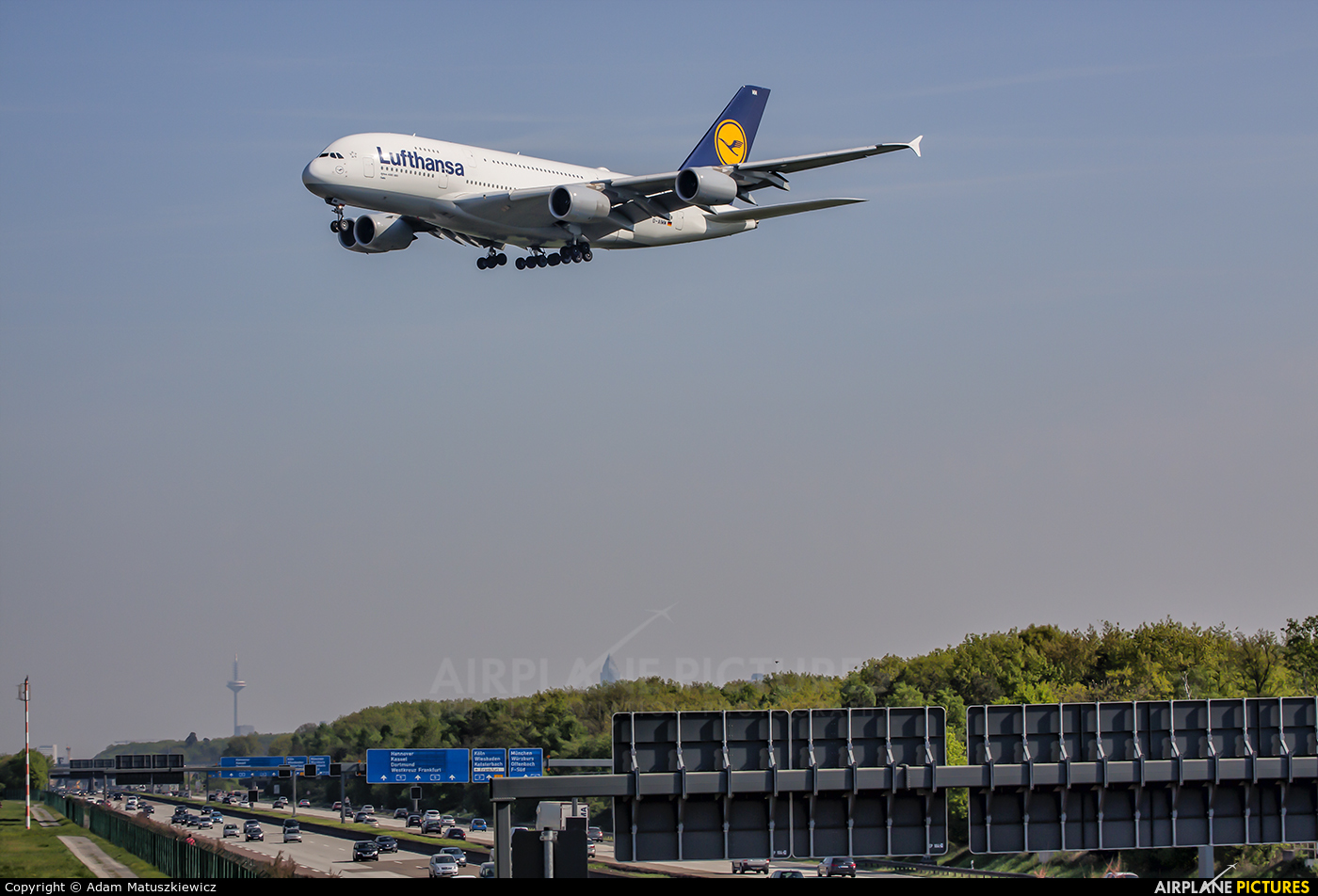 Lufthansa D-AIMM aircraft at Frankfurt