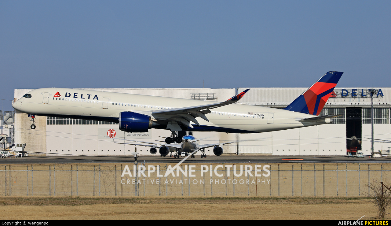 Delta Air Lines N512DN aircraft at Tokyo - Narita Intl