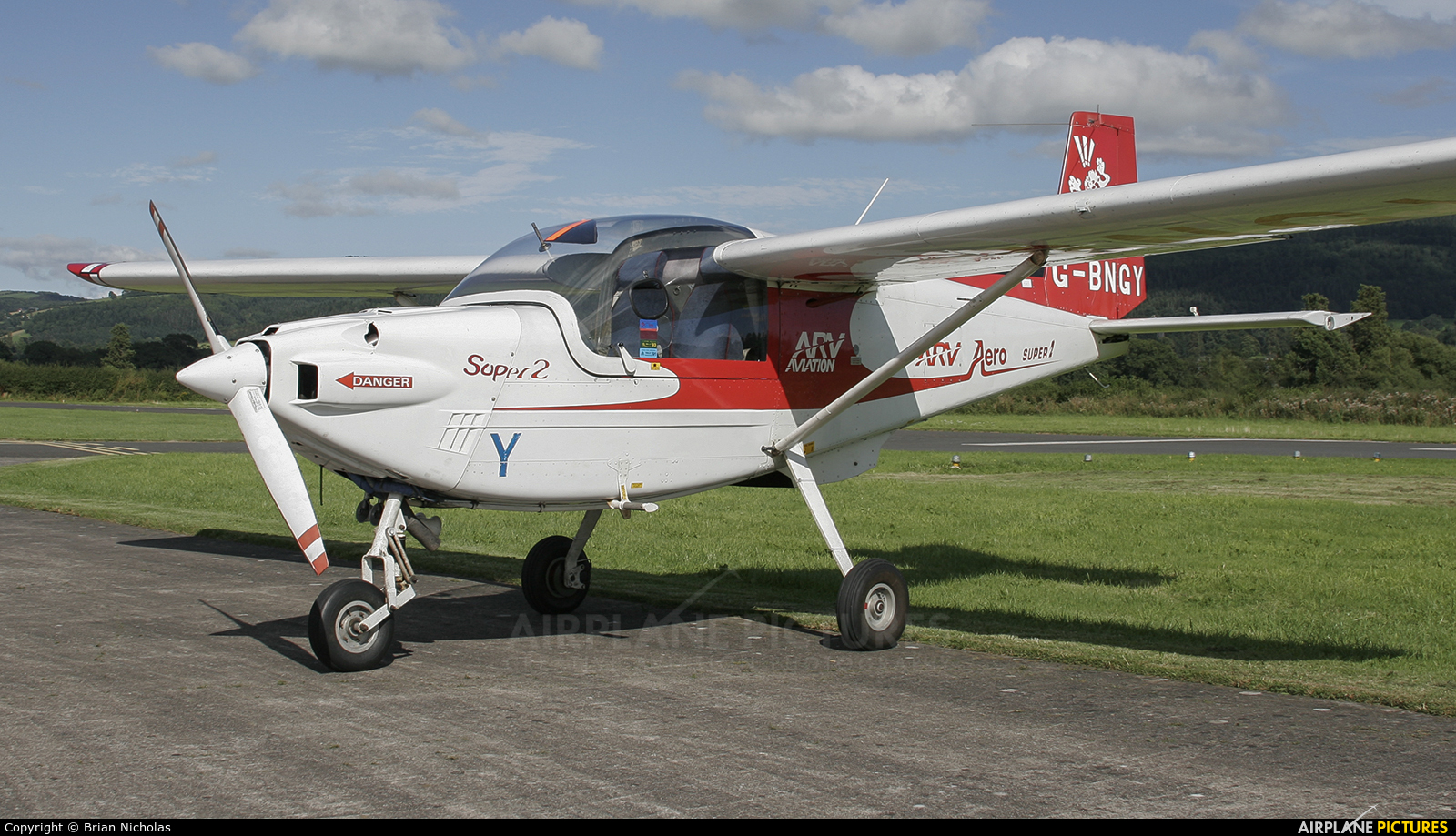 Private G-BNGY aircraft at Welshpool