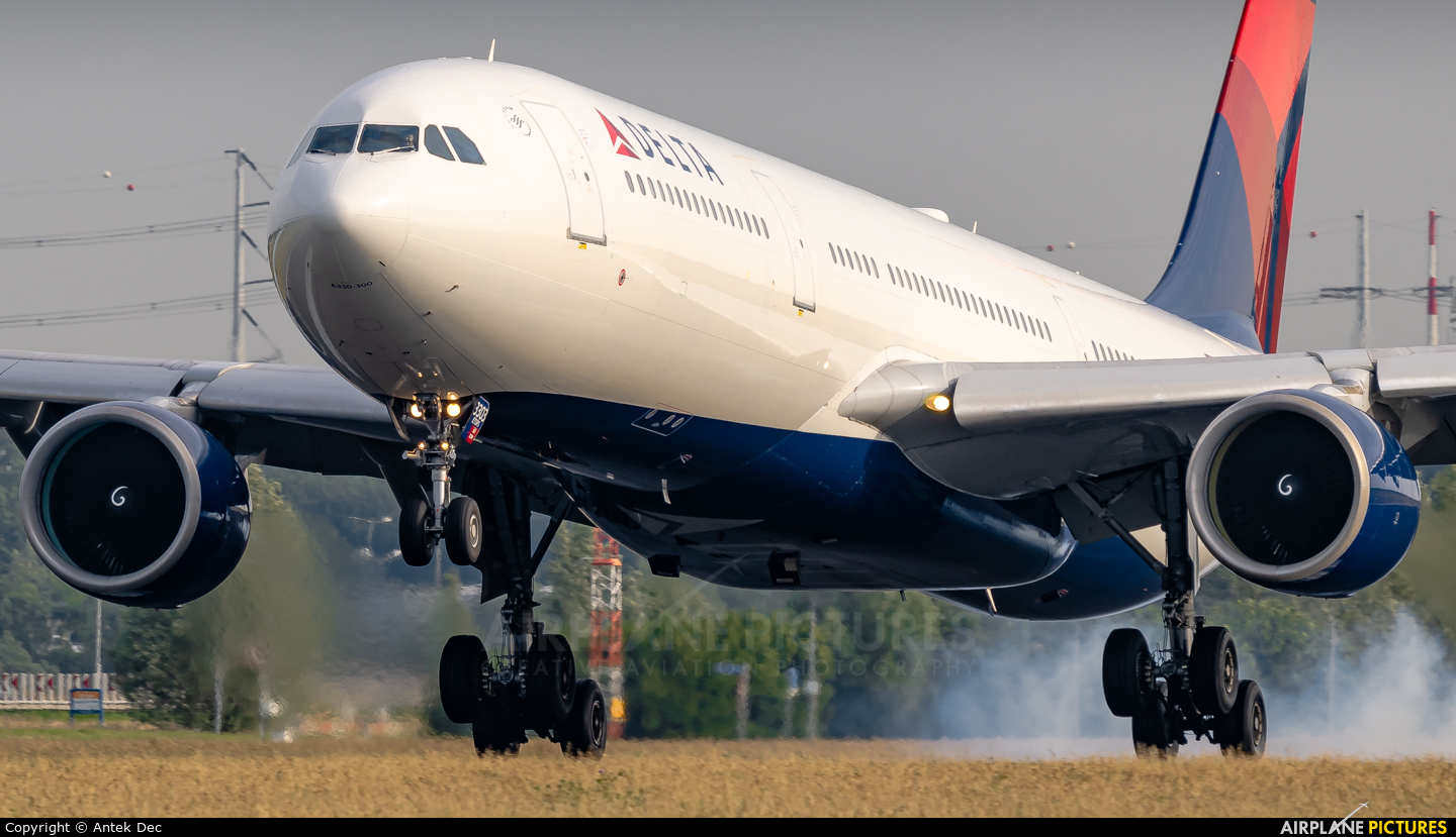 Delta Air Lines N803NW aircraft at Amsterdam - Schiphol