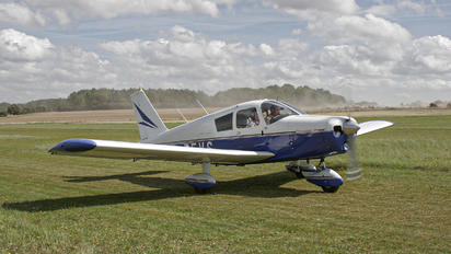 G- DEVS - Private Piper PA-28 Cherokee