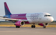 HA-LWE - Wizz Air Airbus A320 aircraft