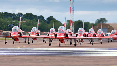 - - Royal Air Force "Red Arrows" British Aerospace Hawk T.1/ 1A