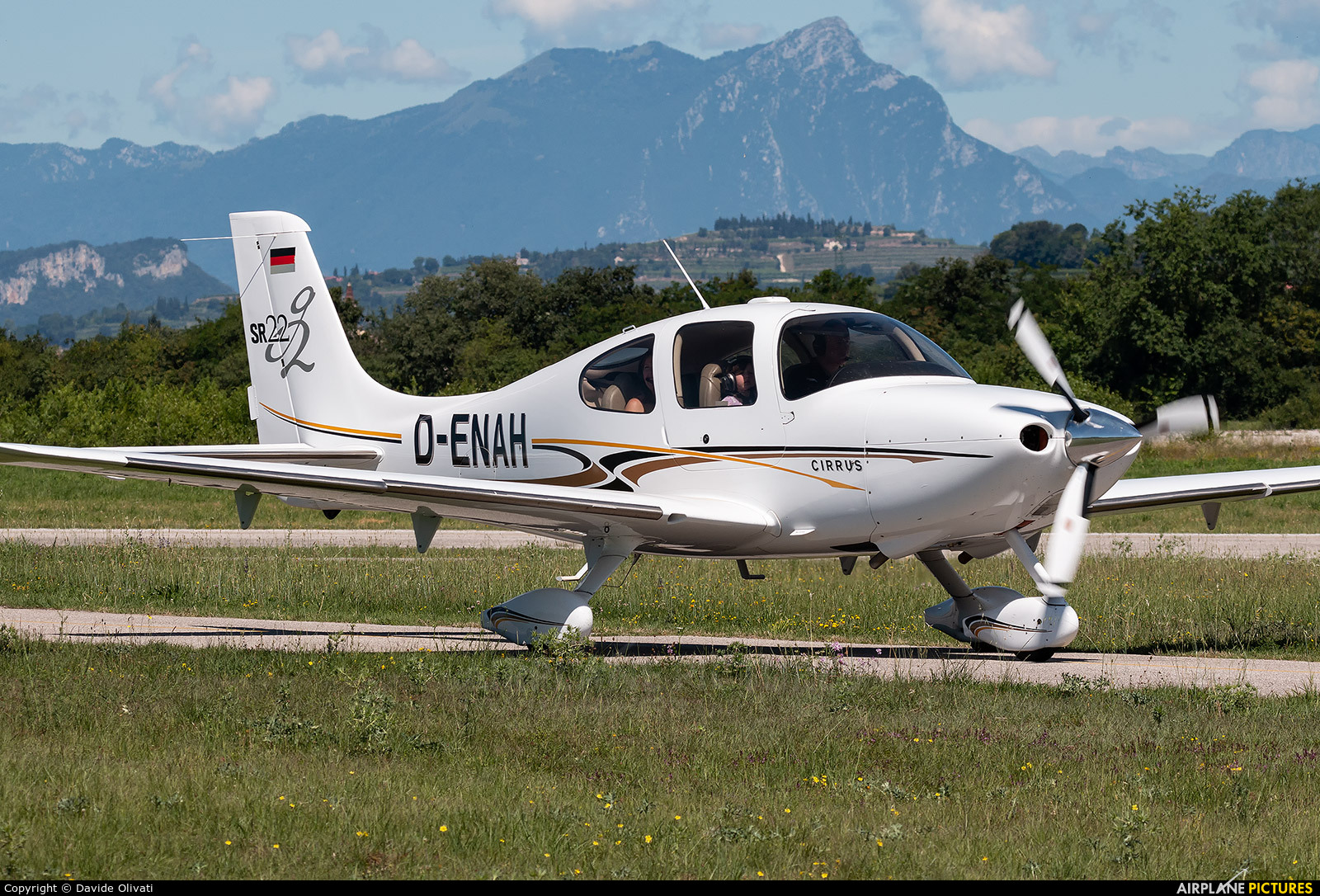 Private D-ENAH aircraft at Verona - Boscomantico
