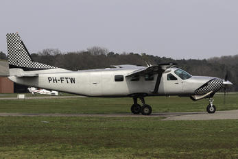 PH-FTW - Private Cessna 208B Grand Caravan
