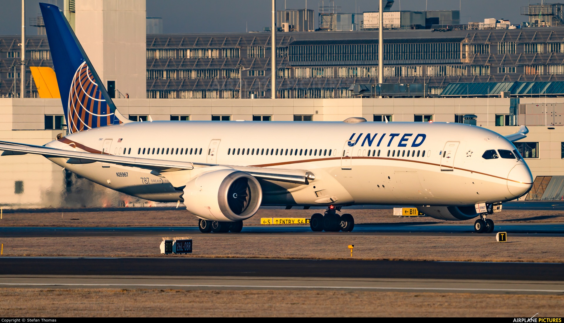 United Airlines N26967 aircraft at Munich