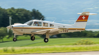 HB-PKV - Private Piper PA-28R Arrow /  RT Turbo Arrow
