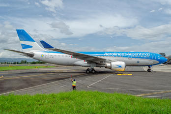 LV-GIF - Aerolineas Argentinas Airbus A330-200