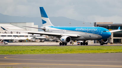 LV-GIF - Aerolineas Argentinas Airbus A330-200