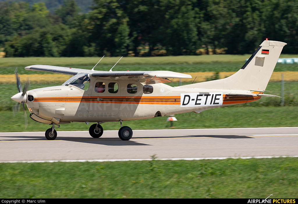 Private D-ETIE aircraft at Augsburg