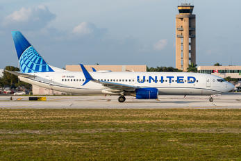 N14249 - United Airlines Boeing 737-800
