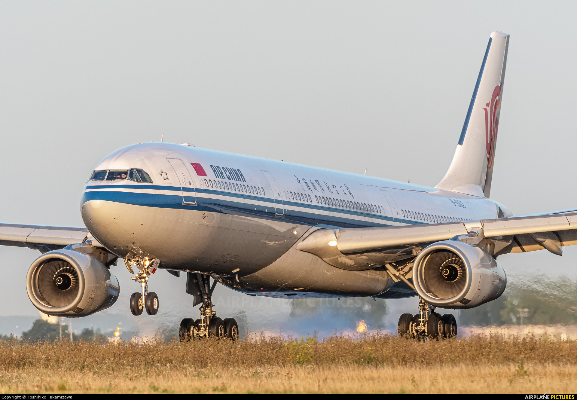 Air China B-6102 aircraft at Paris - Charles de Gaulle
