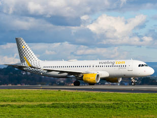 EC-LVO - Vueling Airlines Airbus A320
