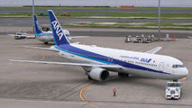 ANA - All Nippon Airways JA616A image
