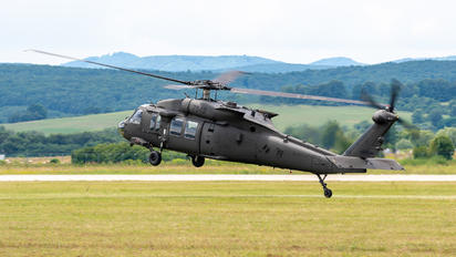 7642 - Slovakia -  Air Force Sikorsky UH-60M Black Hawk