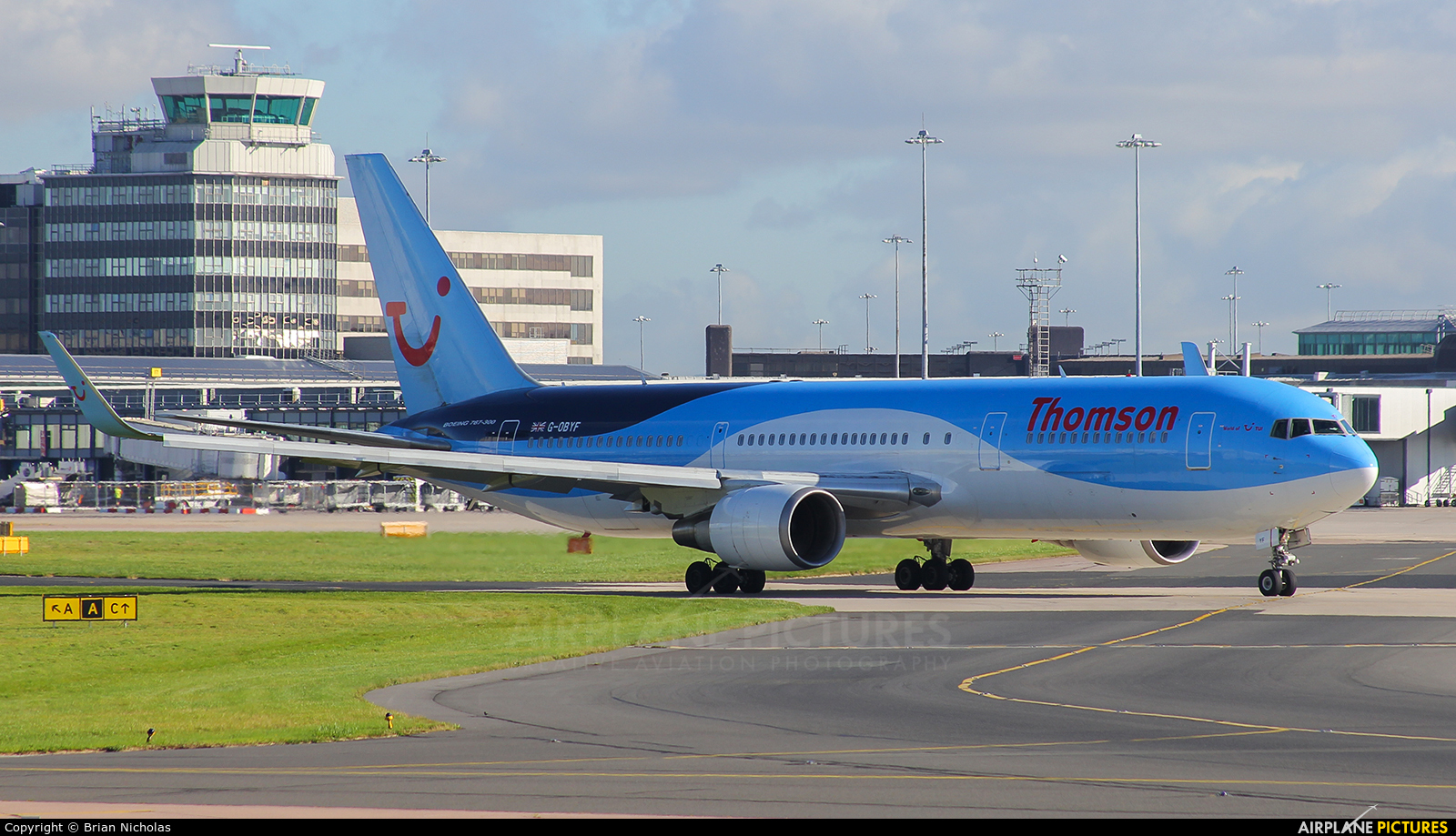 Thomson/Thomsonfly G-OBYF aircraft at Manchester