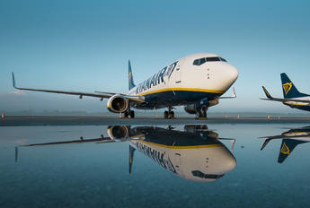 EI-EGA - Ryanair Boeing 737-800