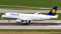 D-AIPZ - Lufthansa Airbus A320 aircraft