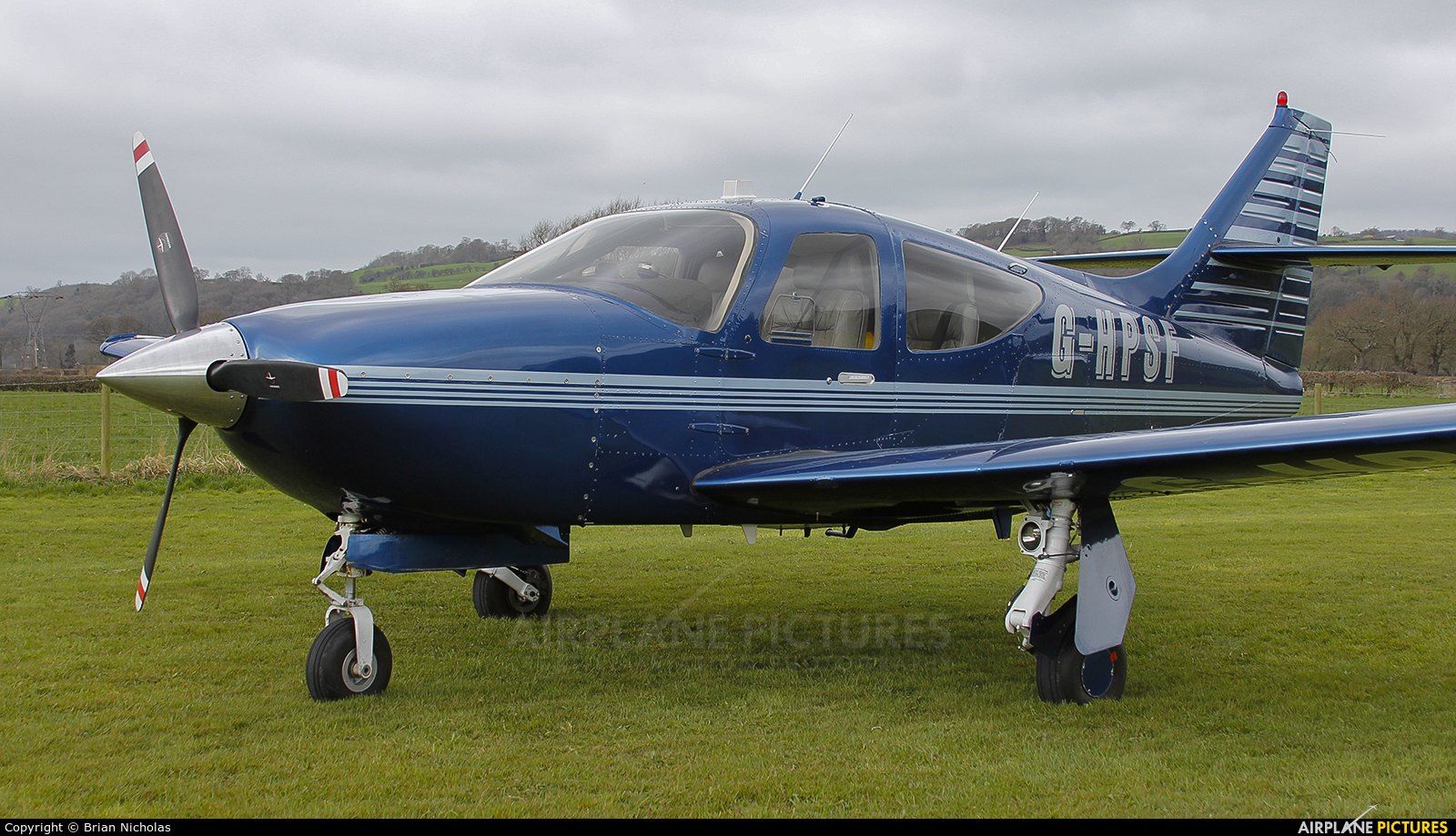Private G-HPSF aircraft at Welshpool
