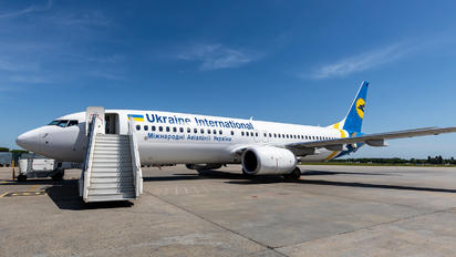 UR-UIC - Ukraine International Airlines Boeing 737-800