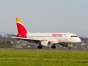 EC-KKS - Iberia Airbus A319