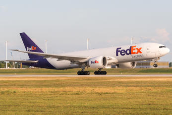 N892FD - FedEx Federal Express Boeing 777F