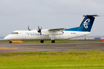 ZK-NEC - Air New Zealand Link - Air Nelson de Havilland Canada DHC-8-300Q Dash 8