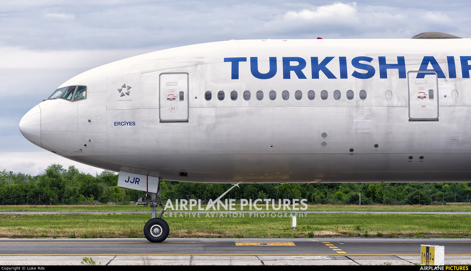 Turkish Airlines TC-JJR aircraft at Bucharest - Henri Coandă