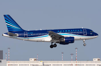 4K-AZ04 - Azerbaijan Airlines Airbus A319