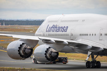 D-ABYU - Lufthansa Boeing 747-8
