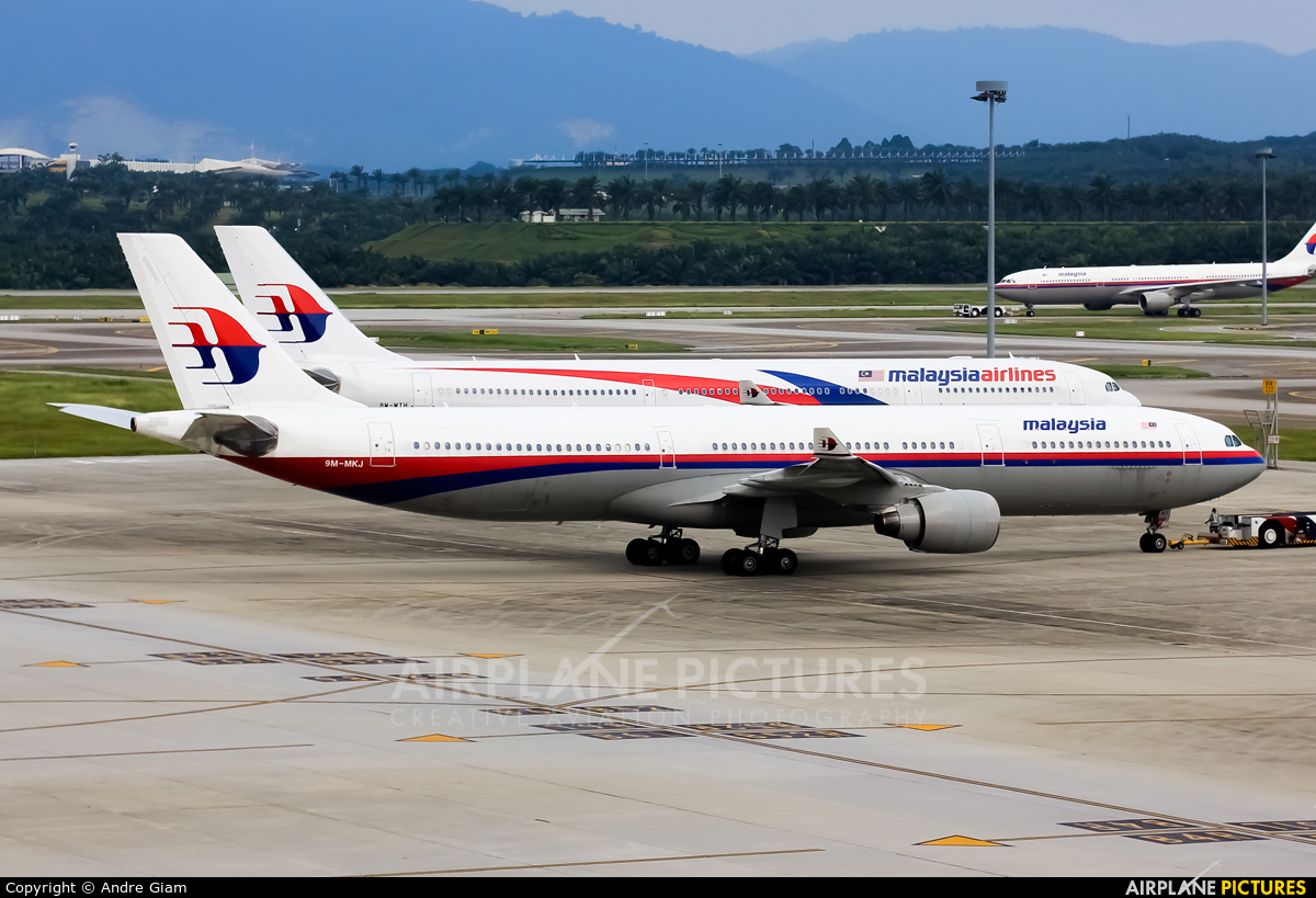 Malaysia Airlines 9M-MKJ aircraft at Kuala Lumpur Intl