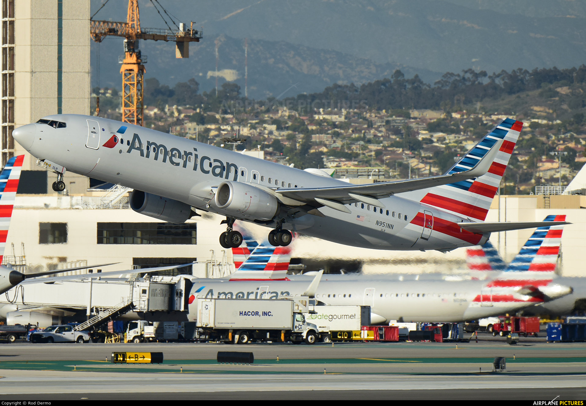 American Airlines N951NN aircraft at Los Angeles Intl