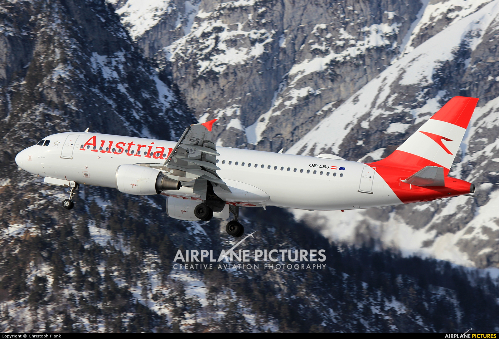 Austrian Airlines/Arrows/Tyrolean OE-LBJ aircraft at Innsbruck