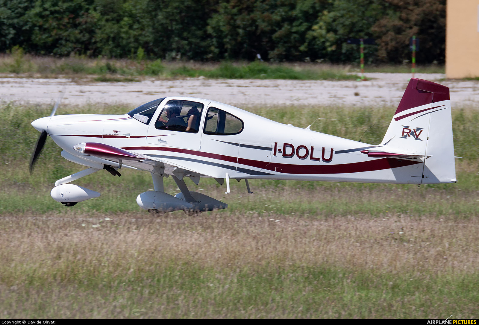 Private I-DOLU aircraft at Verona - Boscomantico