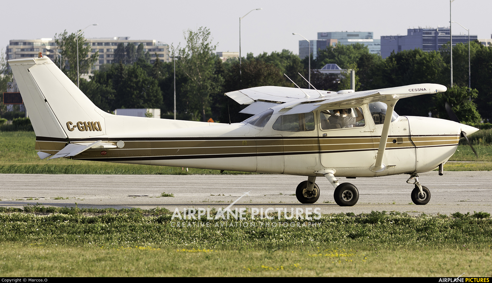 Private C-GHKI aircraft at Toronto Buttonville Municipal