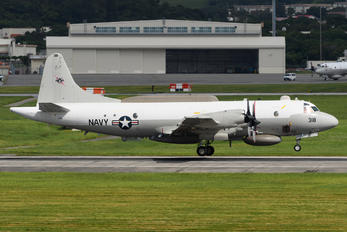 157318 - USA - Navy Lockheed EP-3E Orion