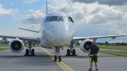 OY-YDA - Nordic Aviation Capital Embraer ERJ-175 (170-200)