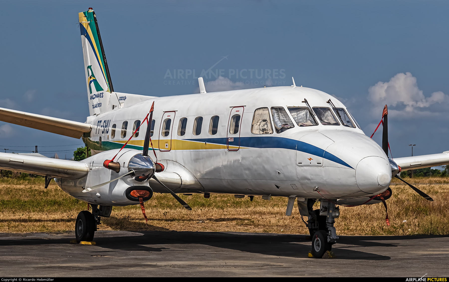 Private PT-SHU aircraft at Manaus - Flores