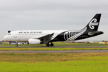 ZK-OJI - Air New Zealand Airbus A320