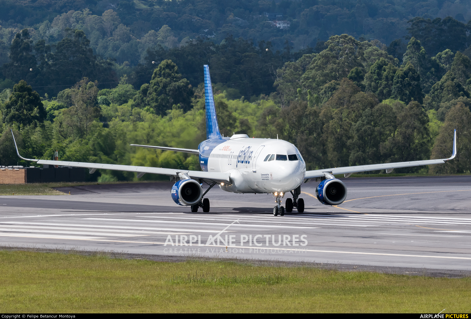 JetBlue Airways N709JB aircraft at Medellin - Jose Maria Cordova Intl