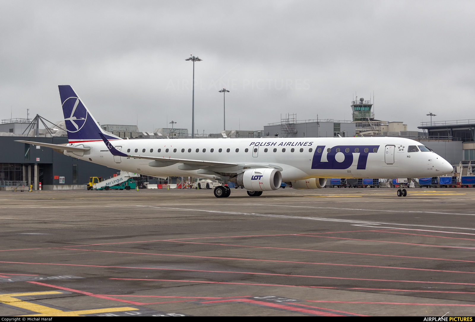 LOT - Polish Airlines SP-LNG aircraft at Dublin