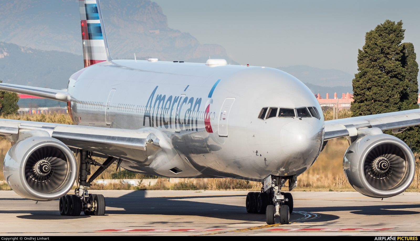American Airlines N757AN aircraft at Barcelona - El Prat