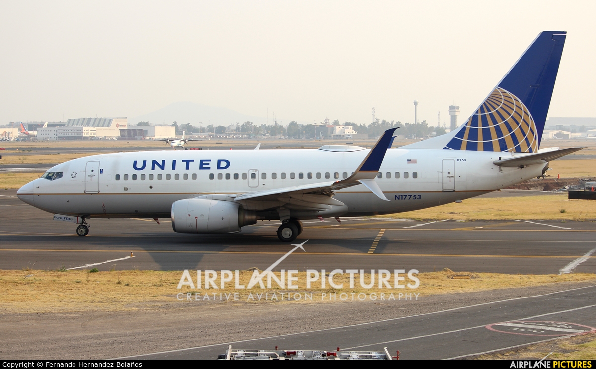 United Airlines N17753 aircraft at Mexico City - Licenciado Benito Juarez Intl