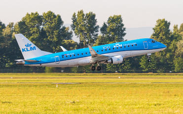 PH-EXS - KLM Cityhopper Embraer 170-200 STD